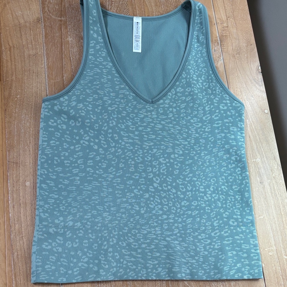 Athleta Women's Sleeveless V-Neck reversible tank (new without tags)